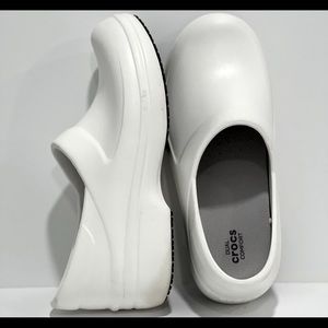 White Crocs Clogs Shoes Sandals 9